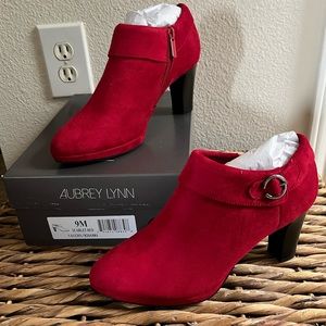 NWT Aubrey Lynn “Vaughn” Ankle bootie